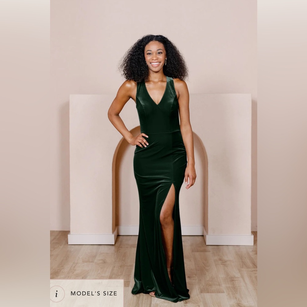 Revelry Velvet Asher Dress (Emerald - 613)